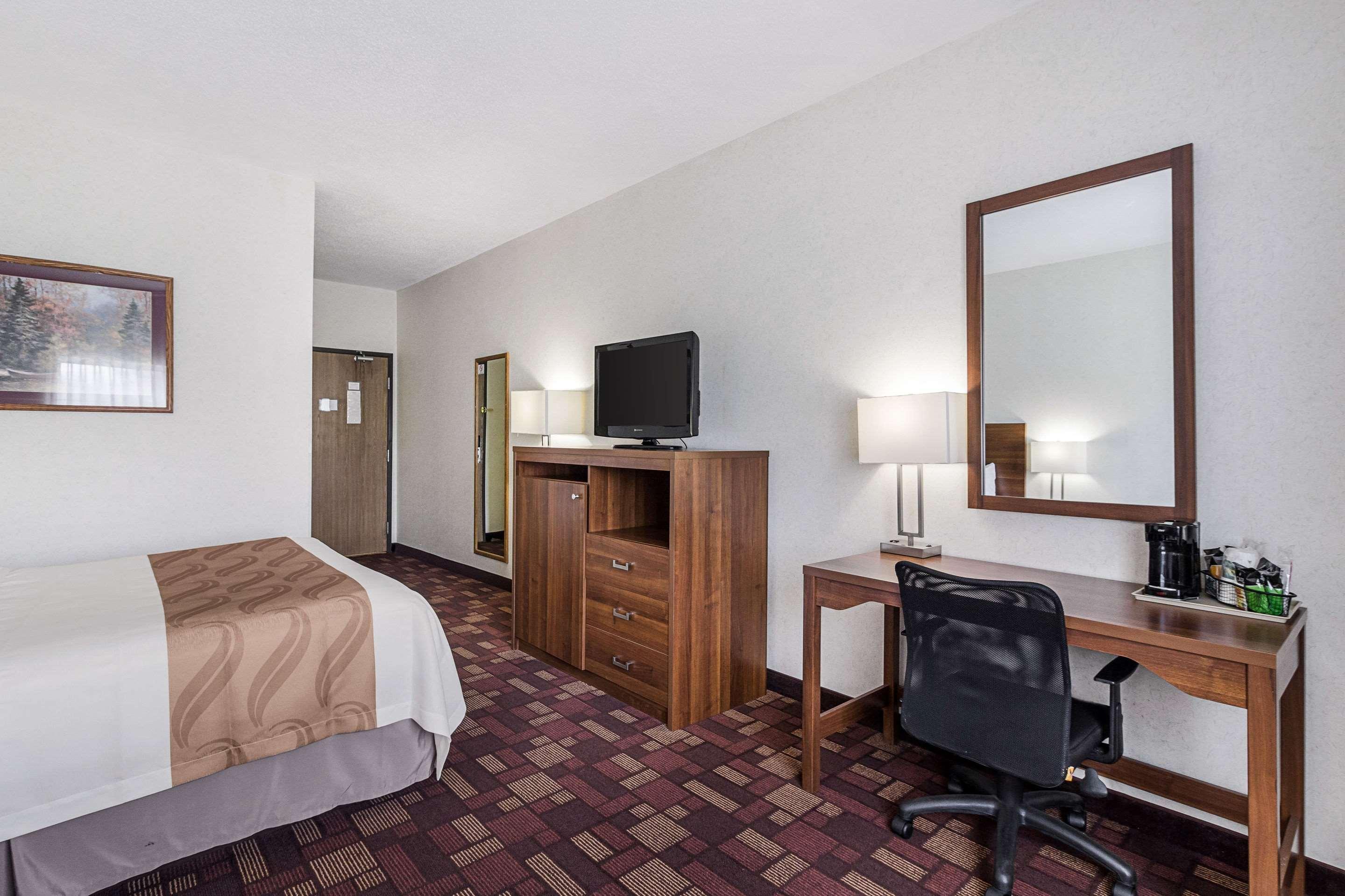 Econo Lodge Luverne I-90 Exterior photo